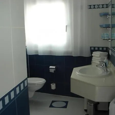 Sleeps 4 Pool Wifi Чайофа