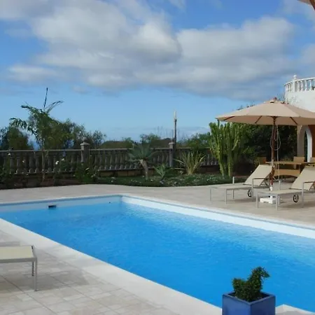 Sleeps 4 Pool Wifi