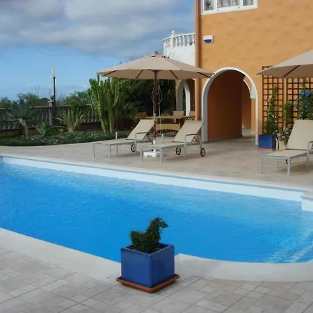 Sleeps 4 Pool Wifi