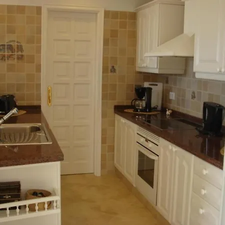 Sleeps 4 Pool Wifi